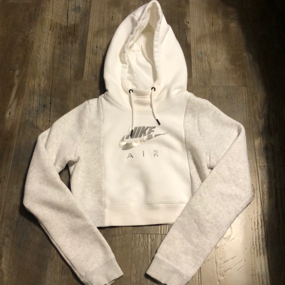Cropped Nike Hoodie